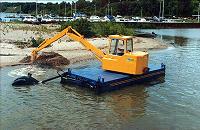 amphibious excavator photo